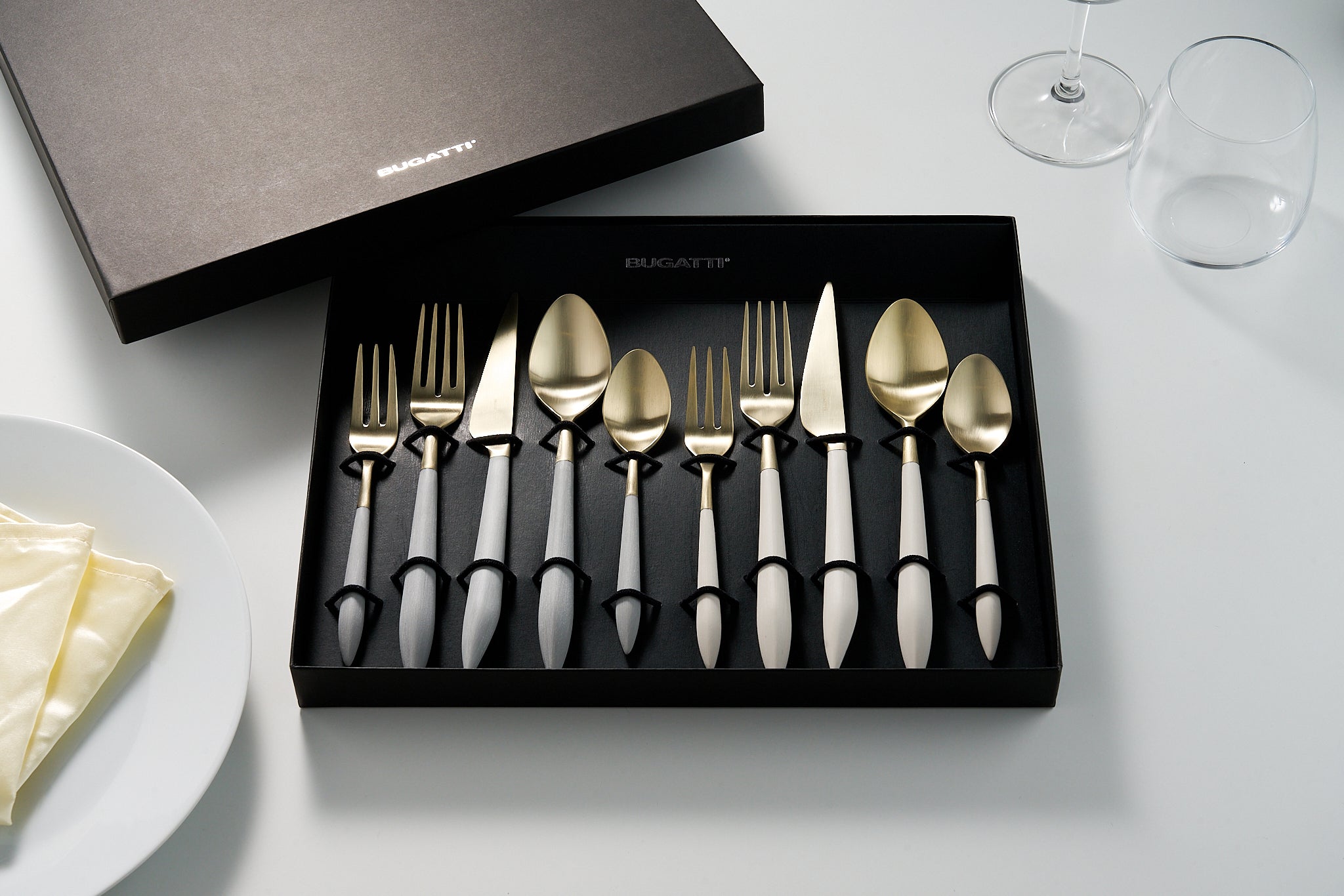 [新品・未使用]BUGATTI アレス グレー×シャンパン スターターセット ギフト – Bugatti Cutlery