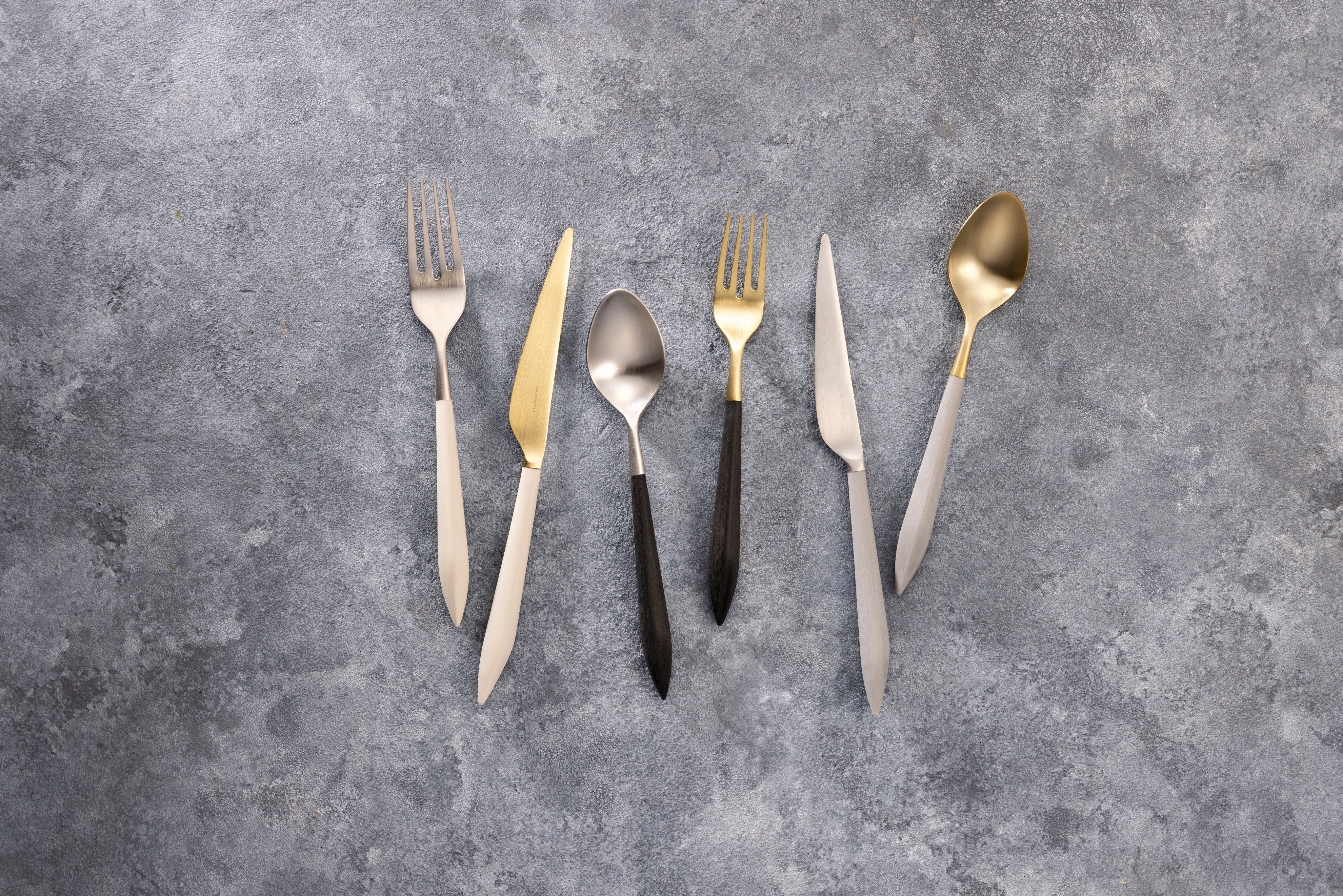 【英国】 ビュッフェフォーク / パーティーフォーク　8本 真珠モチーフ 英国】 ビュッフェフォーク / パーティーフォーク 8本 真珠モチーフ